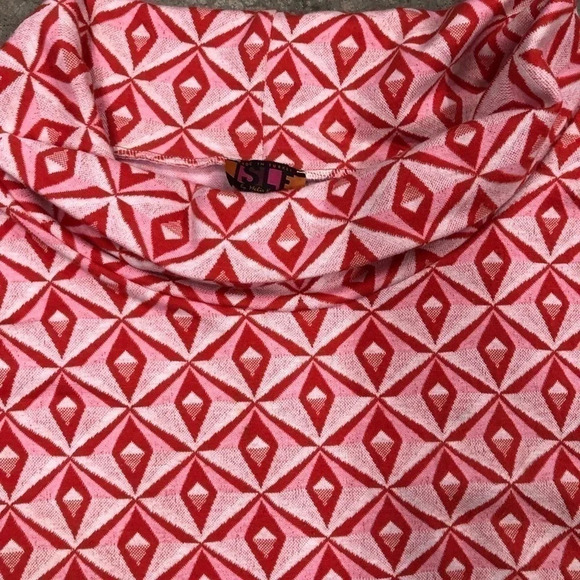 Isle by Melis Kozan Funnel Neck Short sleeve Geometric Womens XLarge Top - Picture 4 of 7